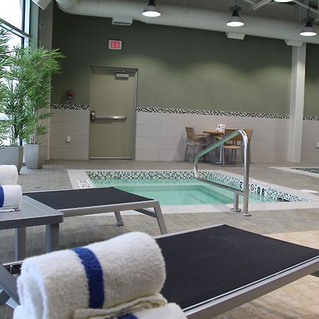 Holiday Inn Express & Suites Cold Lake By Ihg Bagian luar foto