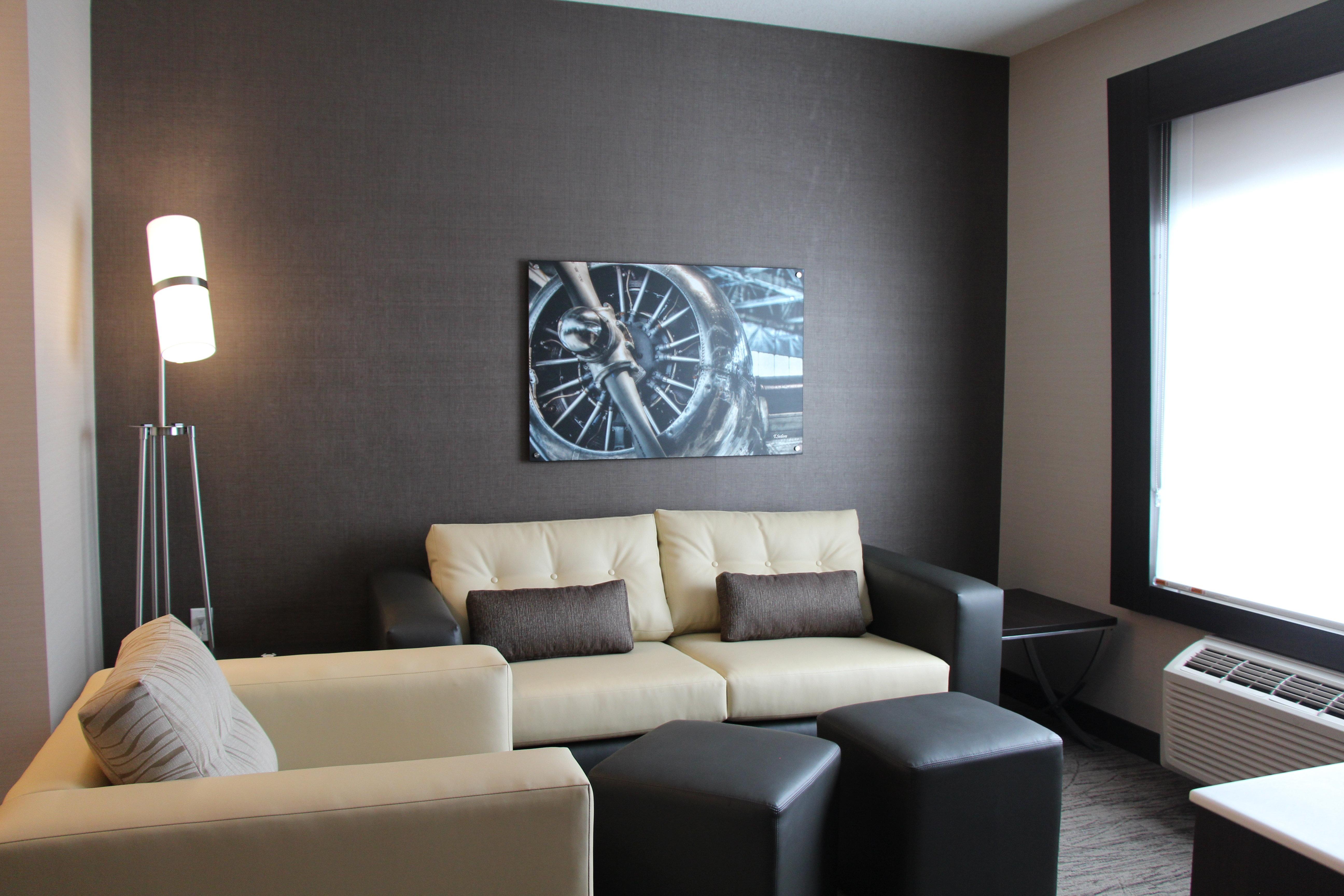 Holiday Inn Express & Suites Cold Lake By Ihg Bagian luar foto