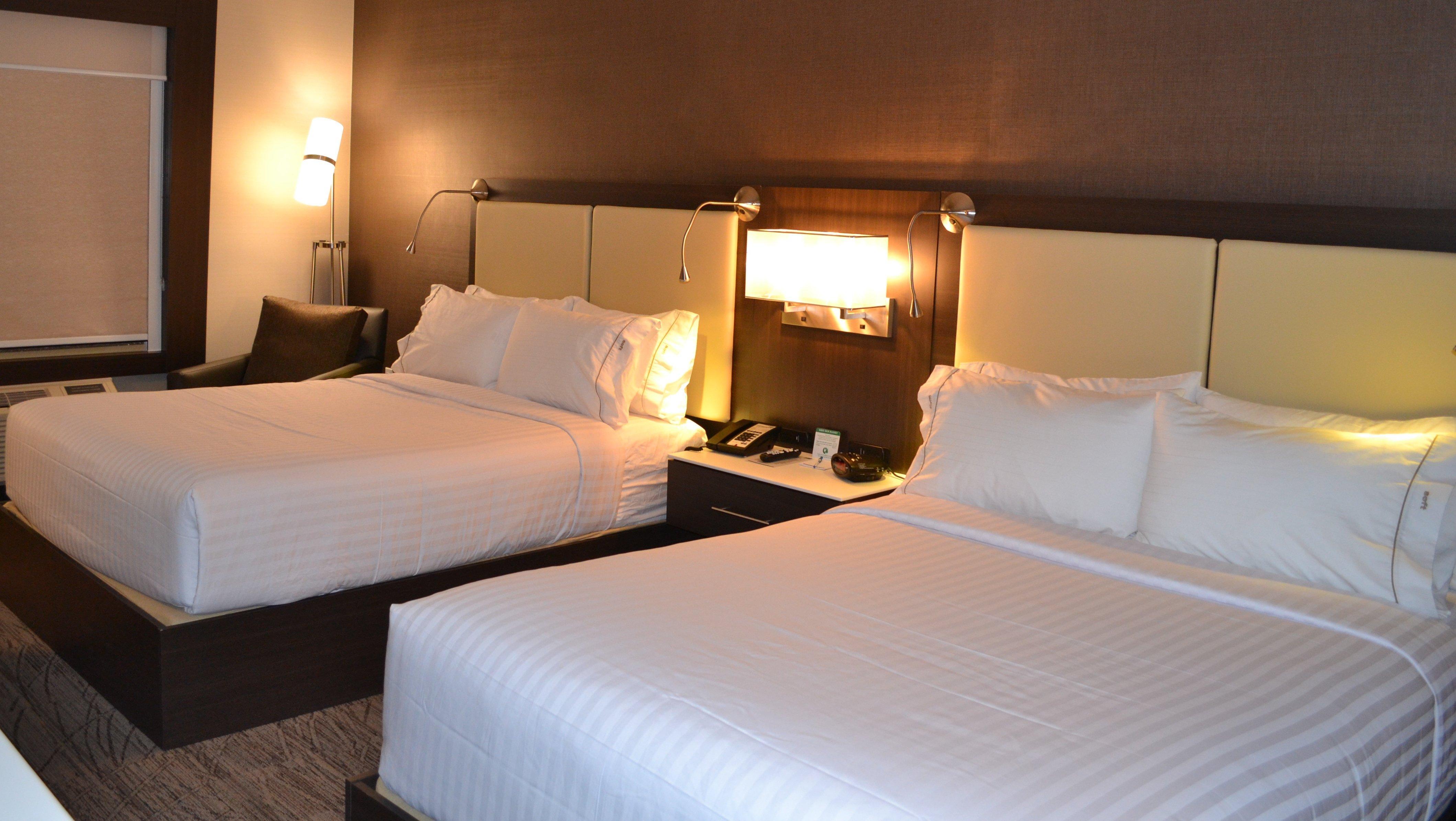 Holiday Inn Express & Suites Cold Lake By Ihg Bagian luar foto