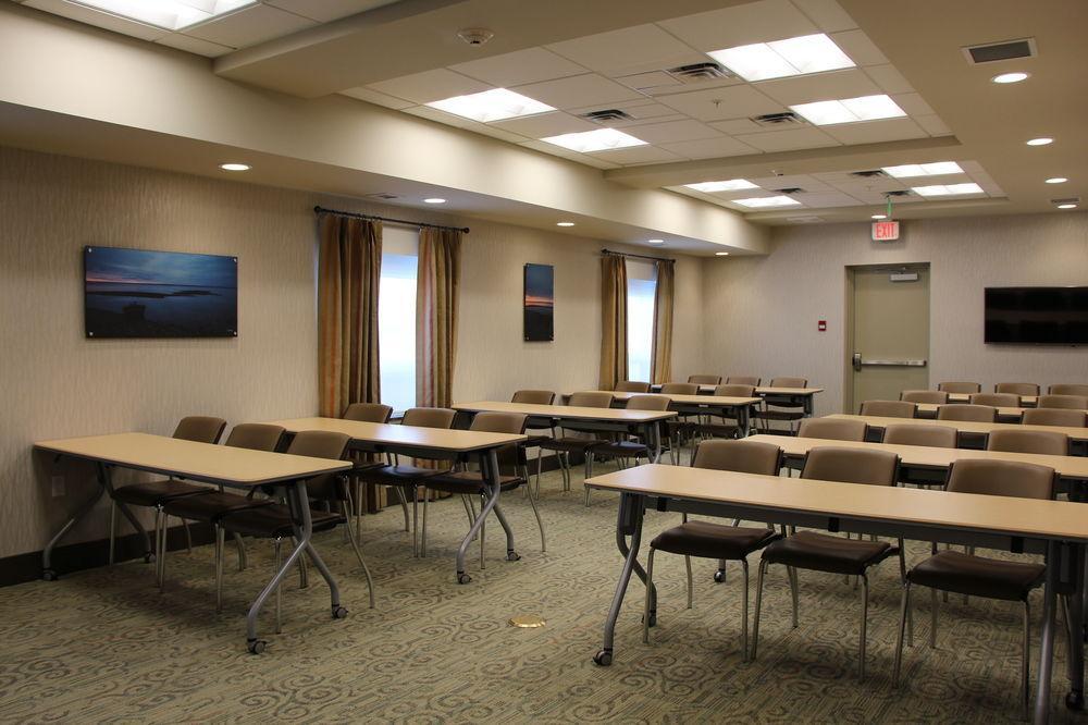 Holiday Inn Express & Suites Cold Lake By Ihg Bagian luar foto