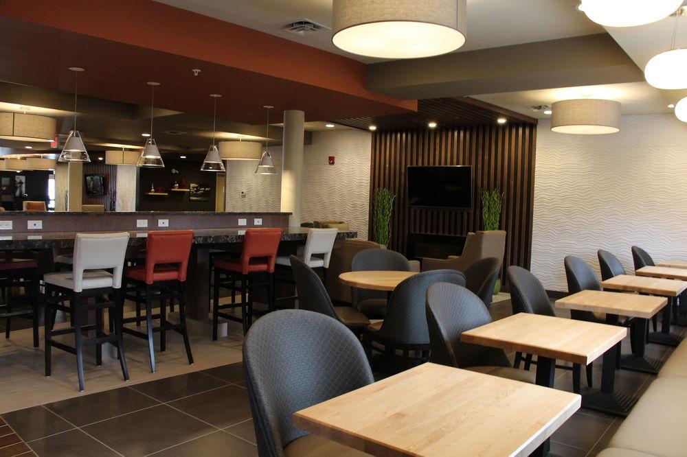 Holiday Inn Express & Suites Cold Lake By Ihg Bagian luar foto