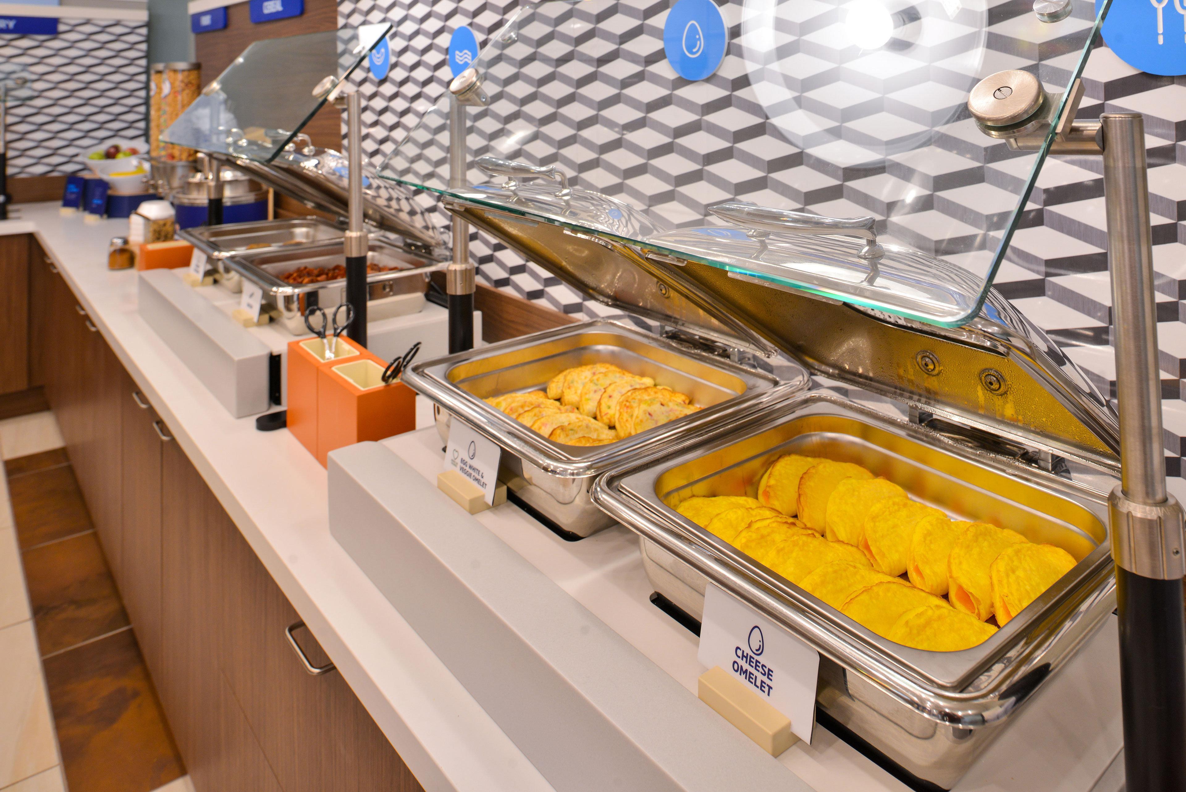 Holiday Inn Express & Suites Cold Lake By Ihg Bagian luar foto