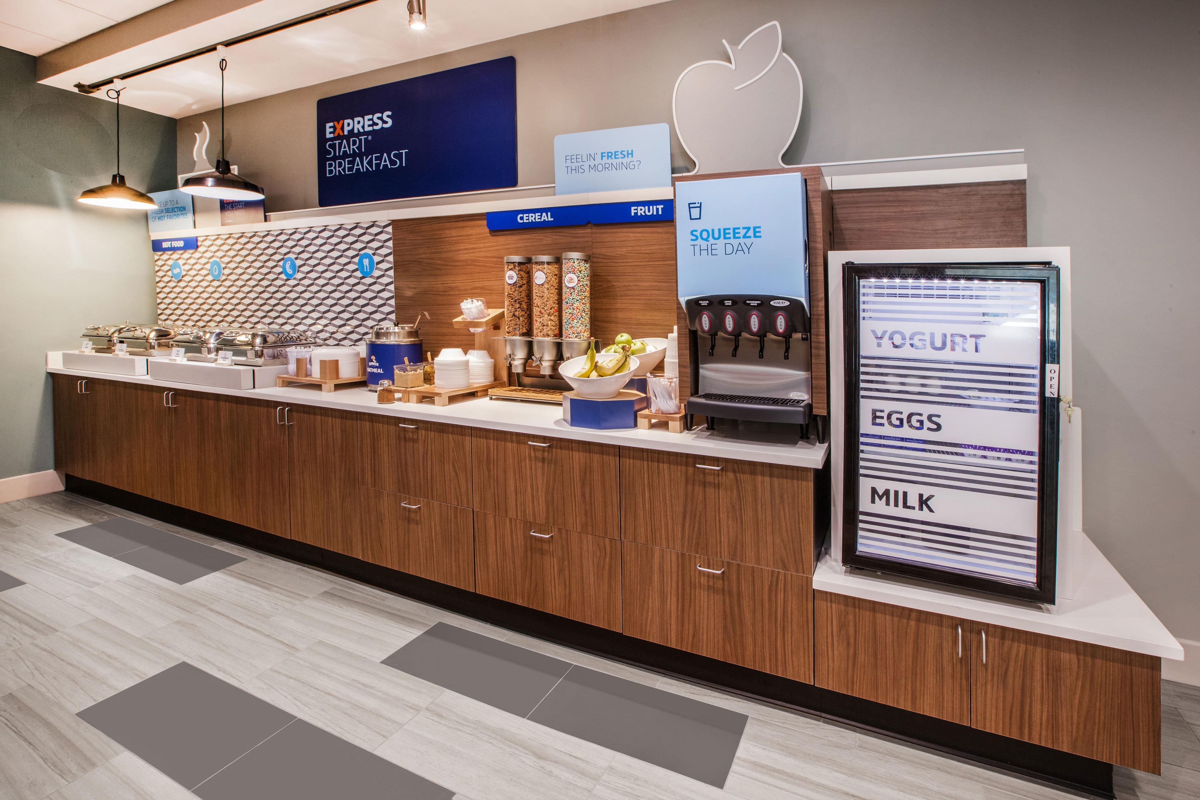 Holiday Inn Express & Suites Cold Lake By Ihg Bagian luar foto